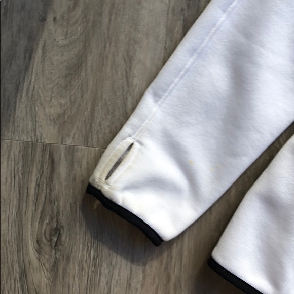 White underarmour top with hoodie - Picture 6 of 6